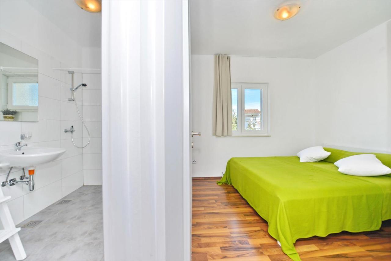 Apartments Verita Pakoštane Exterior foto